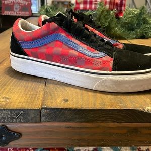 Vans size 7 womens sneakers.